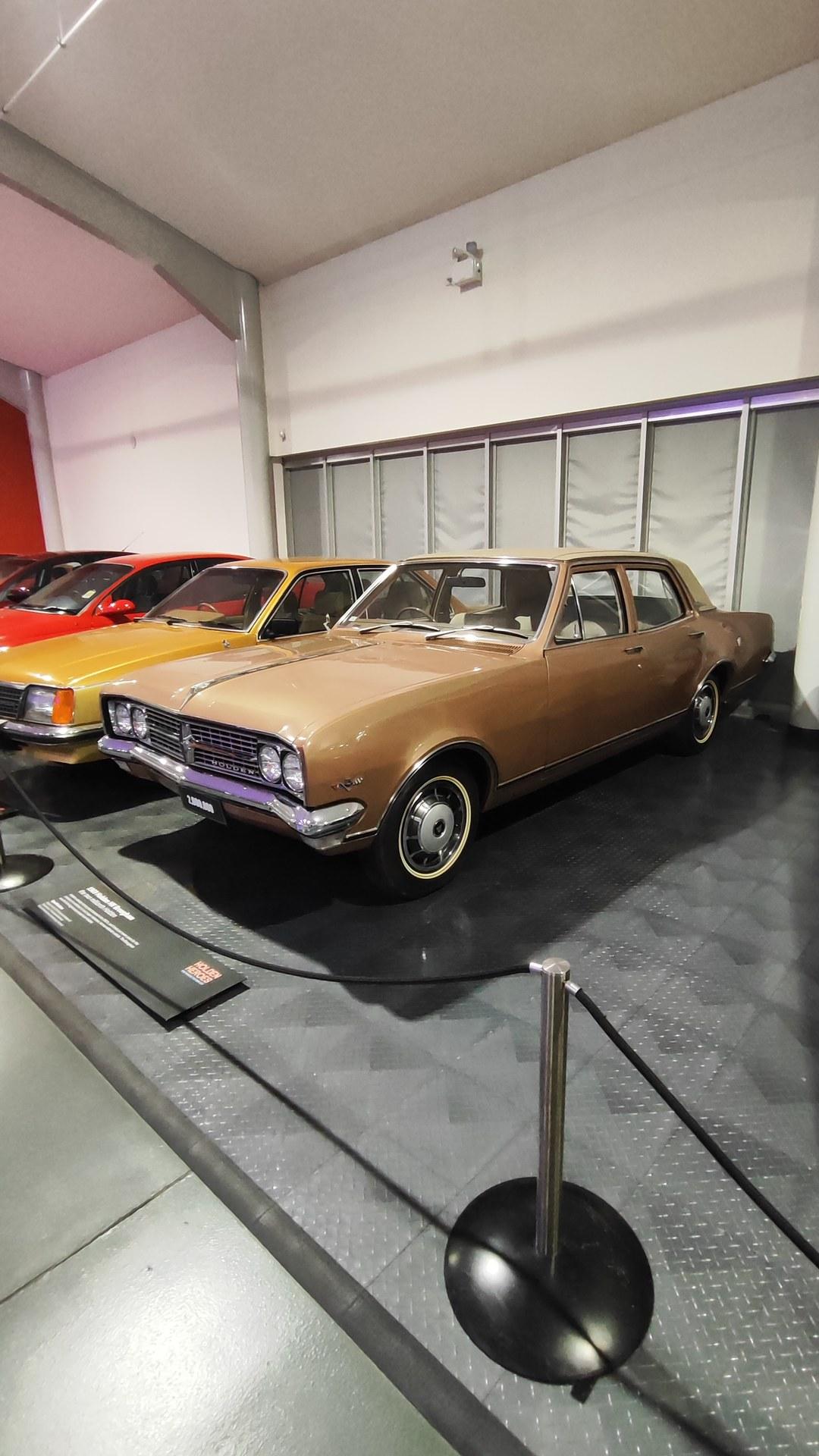 Holden Brougham HK