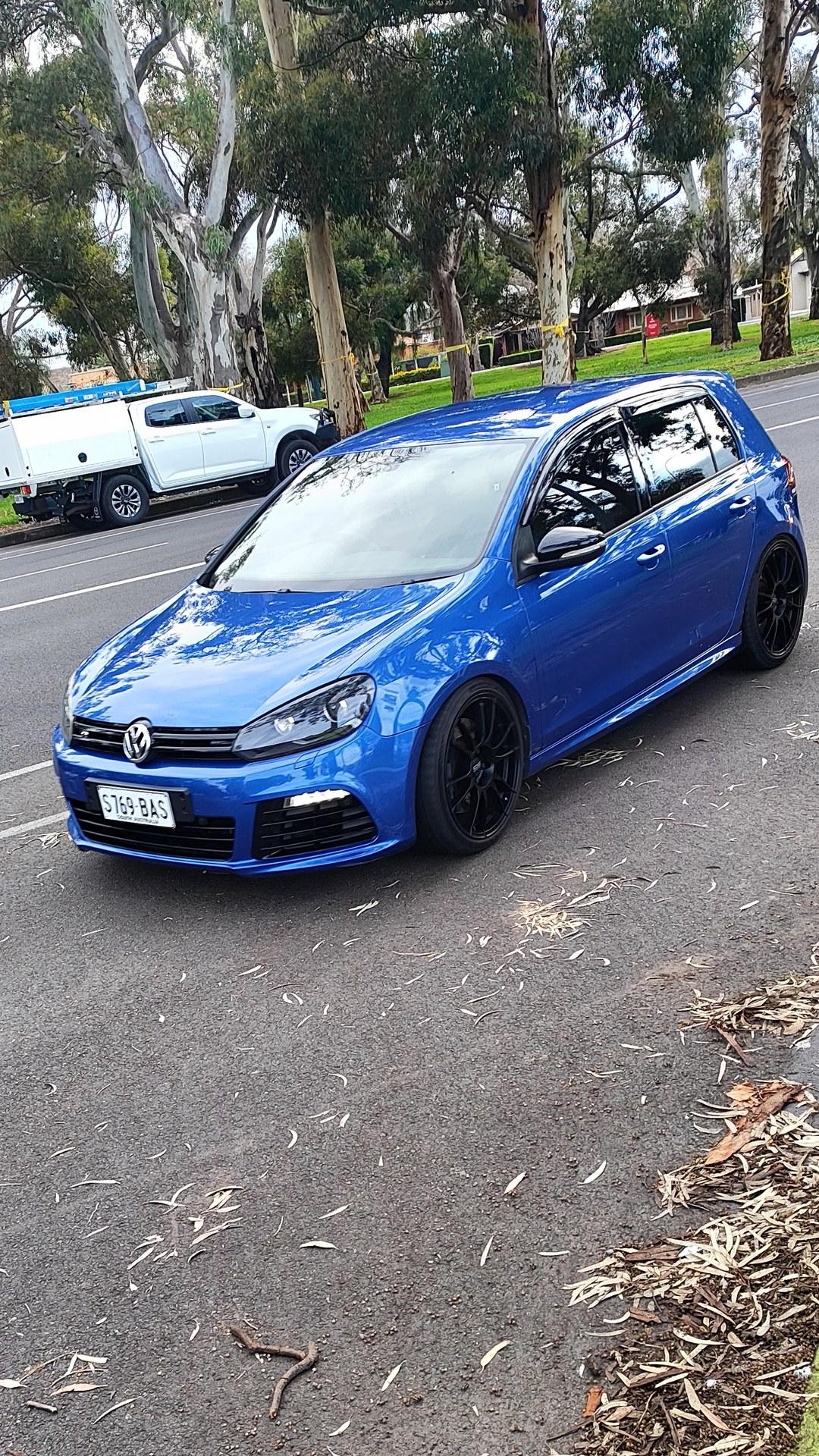 Volkswagen Golf Mk6 R