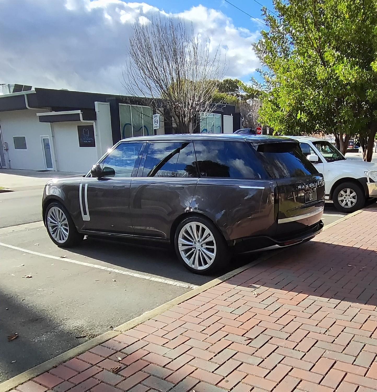 Land Rover Range Rover L460
